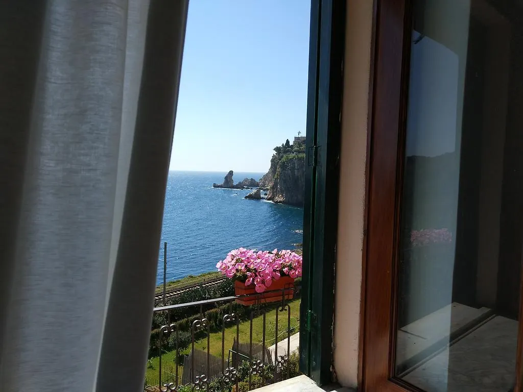 Isola Bella - Rooms Il Pescatore 陶尔米纳